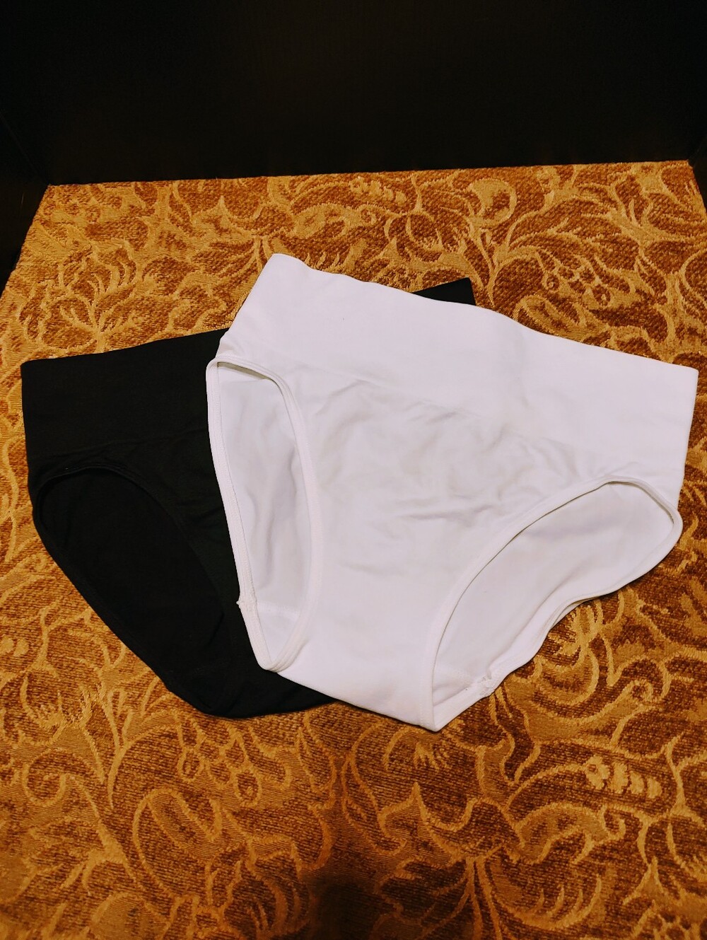 🦢🖤🦢 NWOT Nouvelle Seamless Full Coverage Black & White Panty Set - M (Size 6)